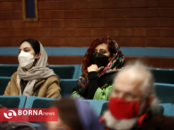 اهدا نشان  مانا و مانی انجمن هنرمندان نقاش ایران