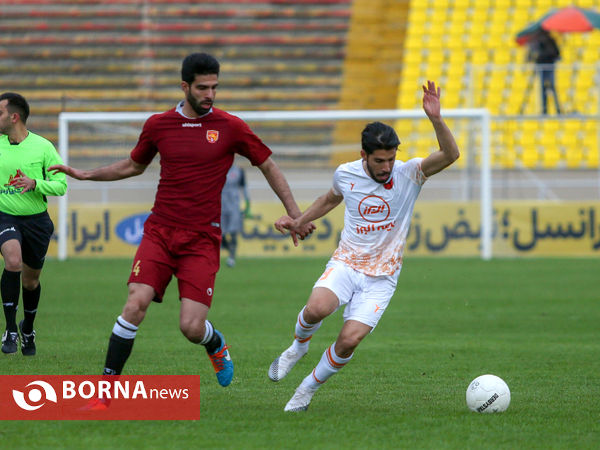 دیدار تیم های پدیده مشهد و مس رفسنجان