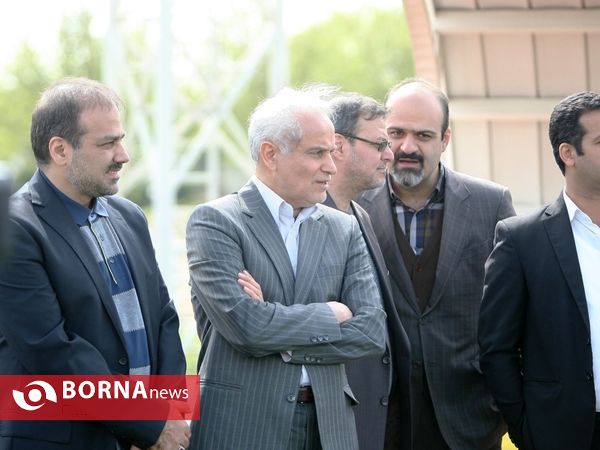 بازدید معاون وزیر ورزش از آکادمی فوتبال و سالن تیراندازی مجموعه ورزشی آزادی