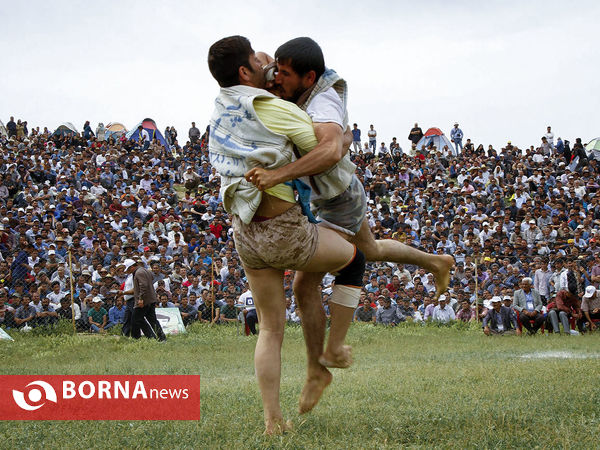مسابقات کشتی با چوخه قهرمانی کشور در روستای رهورد قوچان‎
