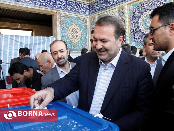 انتخابات مجلس یازدهم در حوزه های رای گیری شیراز