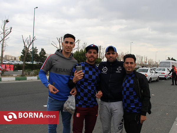 در حاشیه پیش از آغاز دربی ۸۹