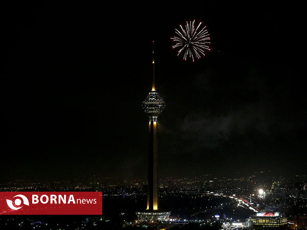 نورافشانی  تهران در شب ۲۲ بهمن