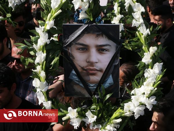 تشییع جانباختگان متروپل در آرامستان آبادان