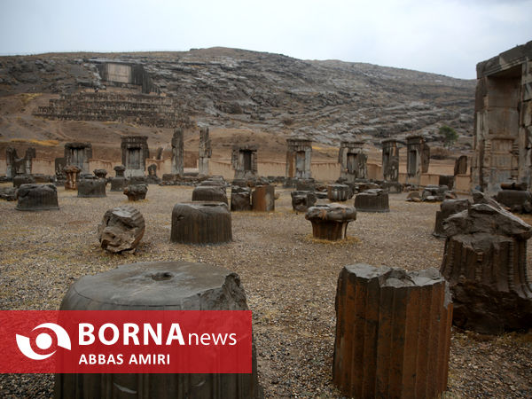 بازدید رئیس مرکز مطالعات استراتژیک ریاست جمهوری تاجیکستان از تخت جمشید