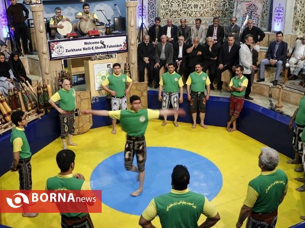 مراسم گلریزان کمک به محیط بانان دنا با حضور وزیر ورزش و جوانان و جمعی از هنرمندان