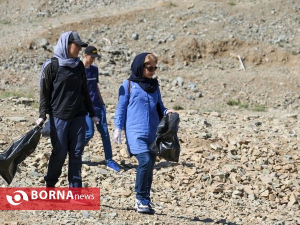 پاکسازی پیست اسکی توچال