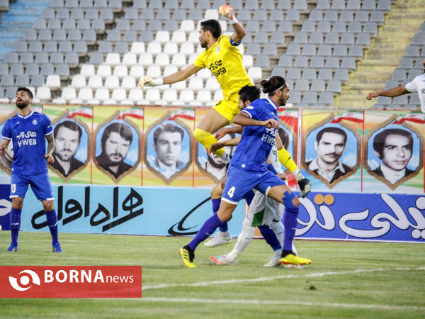 دیدار تیم های فوتبال آلومینیوم اراک-استقلال تهران