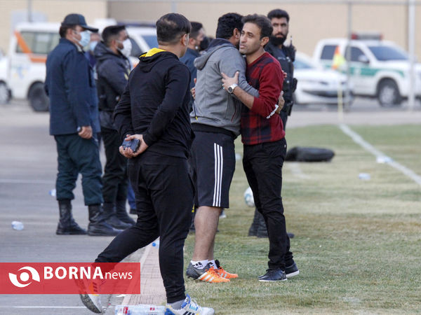 دیدار تیم های قشقایی شیراز و استقلال ملاثانی