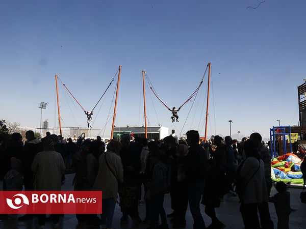 بازدید نوروزی مسافرین از برج میلاد