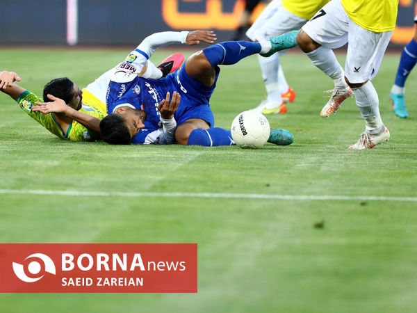 دیدار تیم های استقلال تهران - صنعت نفت آبادان