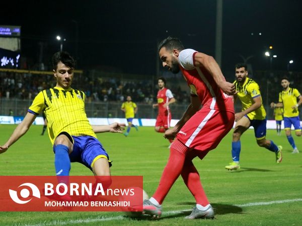 دیدار تیم های فوتبال نفت مسجدسلیمان - پرسپولیس