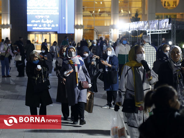 افطاری ساده در برج میلاد