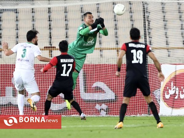 دیدار تیم های فوتبال  پرسپولیس - ماشین‌سازی