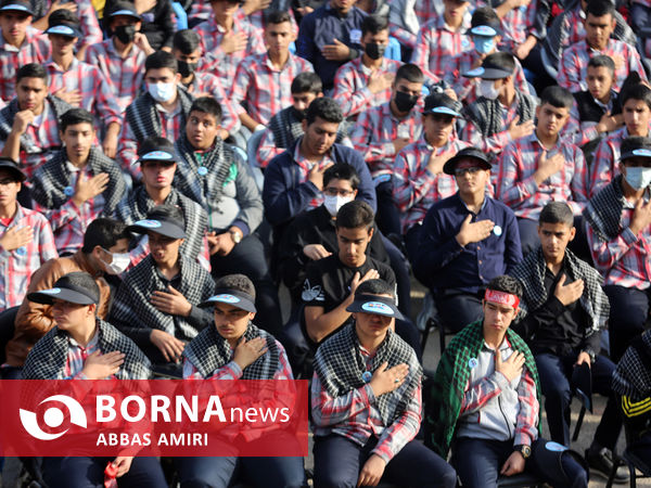 دیدار نماینده ولی فقیه در فارس با همکلاسی های دانش آموز شهید ترور شاهچراغ(ع)