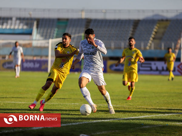 دیدار تیم‌های فوتبال آلومینیوم اراک _ فجر شهید سپاسی شیراز