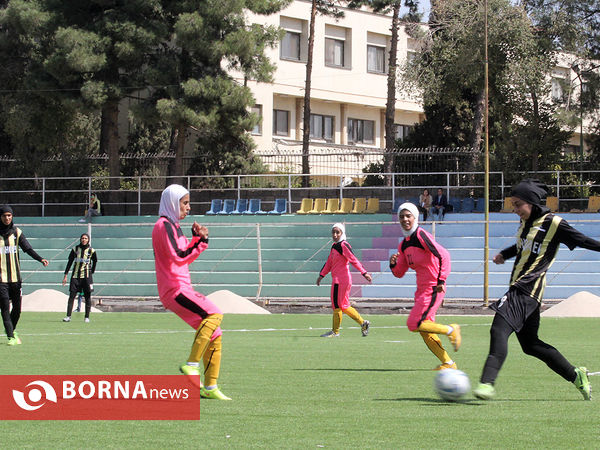 مسابقه فوتبال بانوان قشقایی شیراز - شهرداری بم