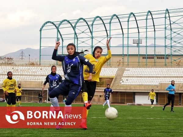 دیدار تیم های فوتبال سپاهان و پیکان البرز