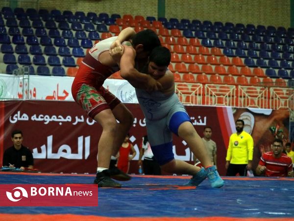 فینال و اهداء مدال مسابقات کشتی خردسالان قهرمان کشوری در آبادان