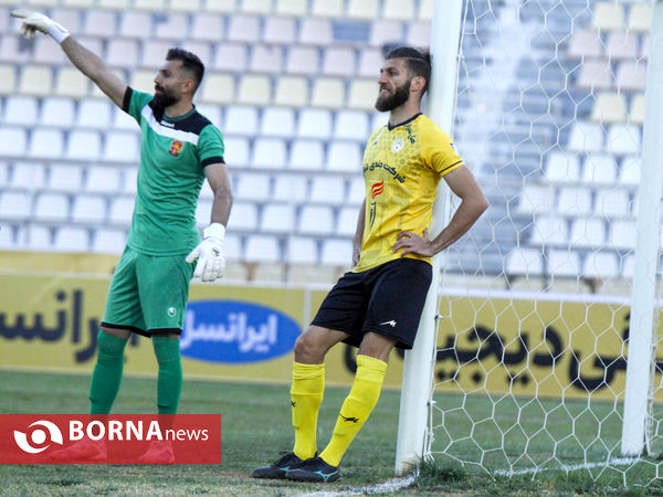 دیدار تیم های فجر سپاسی شیراز و شهر خودرو مشهد