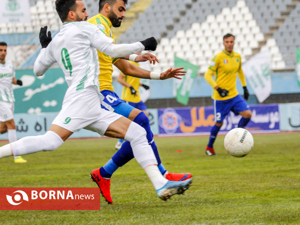 دیدار تیم های فوتبال آلومینیوم اراک - صنعت نفت آبادان