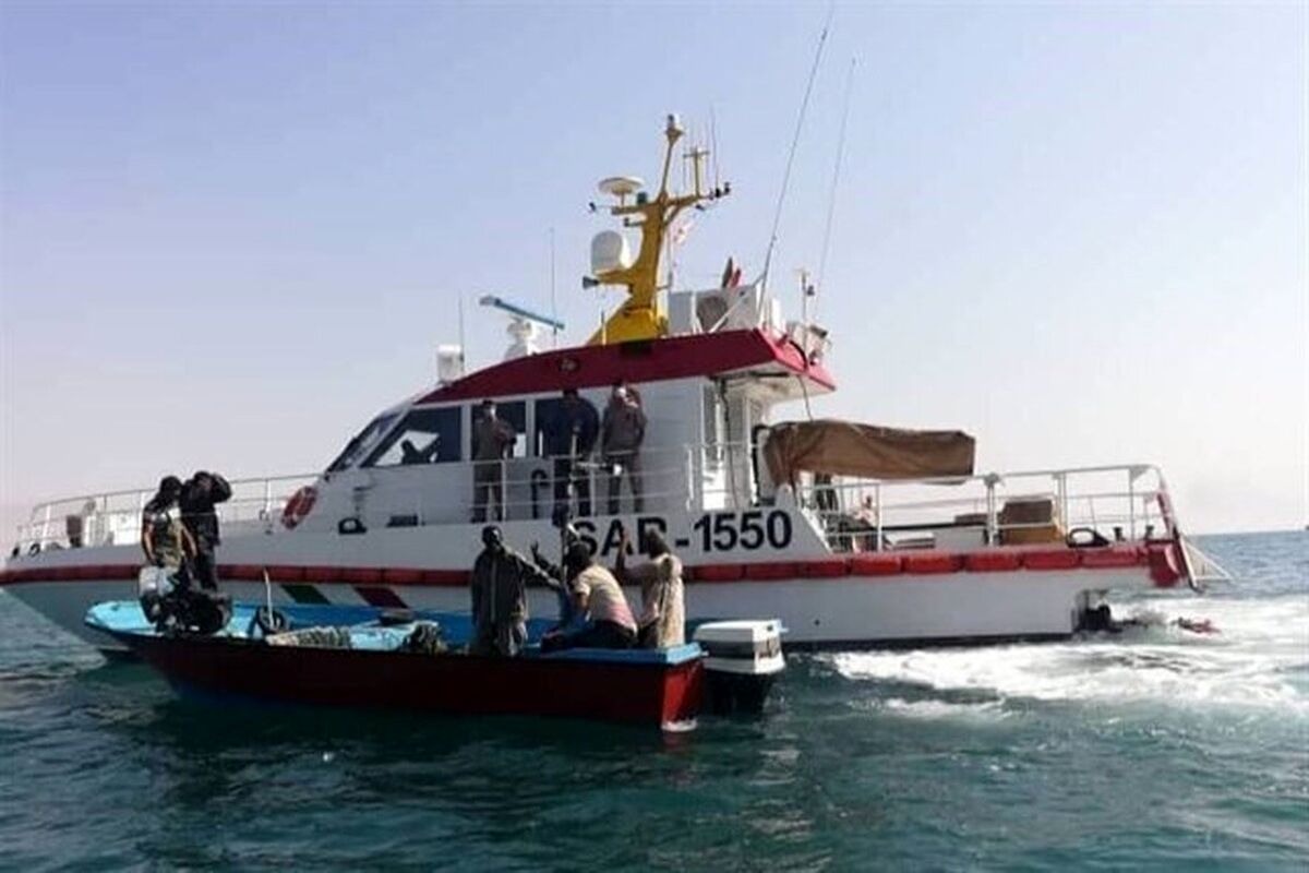 نجات ۴ ملوان ایرانی در آبهای دریای عمان