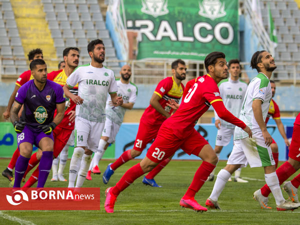 دیدار تیم‌های فوتبال آلومینیوم اراک - فولاد خوزستان