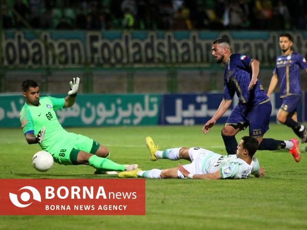 دیدار تیم های فوتبال ذوب آهن اصفهان- گل گهر سیرجان