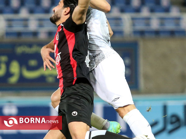 دیدار تیم های پدیده و تراکتورسازی