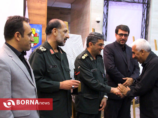 رونمایی از  کتاب های دفاع مقدس در شیراز