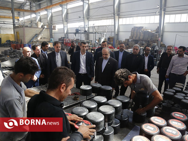 بازدید وزیر ورزش و جوانان از کارخانه ساخت تجهیزات بدنسازی