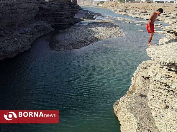 مسابقات شیرجه از صخره در شهرستان دلگان