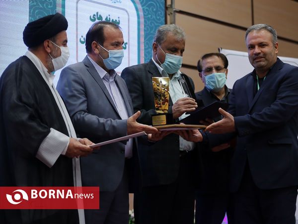مراسم تجلیل از برگزیدگان ملی فارس در بخش کشاورزی