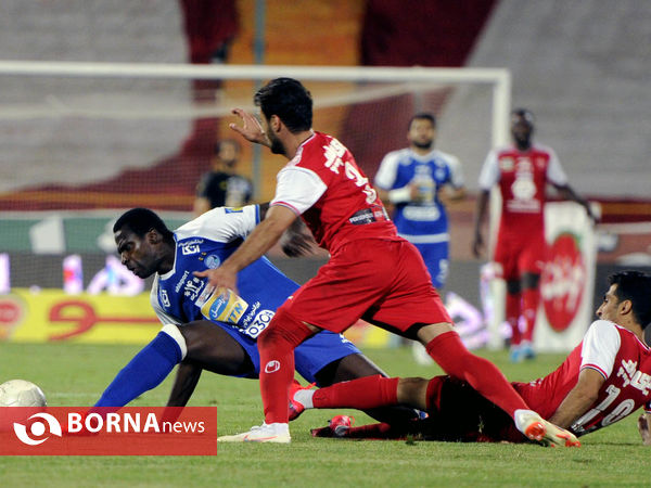 در حاشیه دیدار تیم های فوتبال استقلال- پرسپولیس