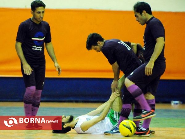 برگزاری فوتسال بین احزاب