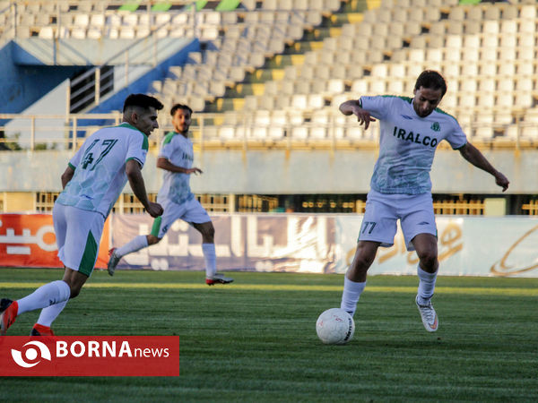 دیدار تیم های فوتبال آلومینیوم اراک-تراکتور سازی تبریز