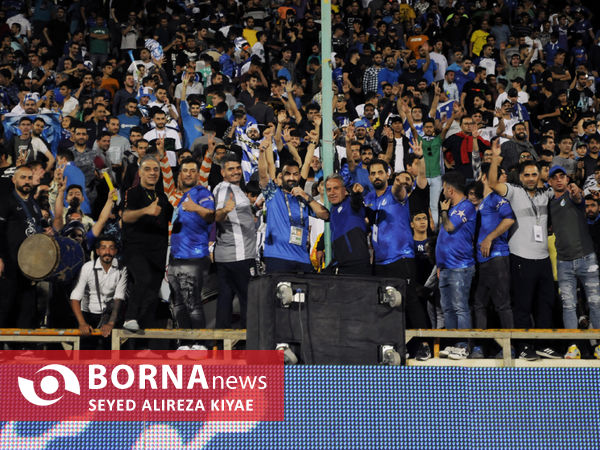 دیدار تیم های فوتبال استقلال 7 تراکتور 1