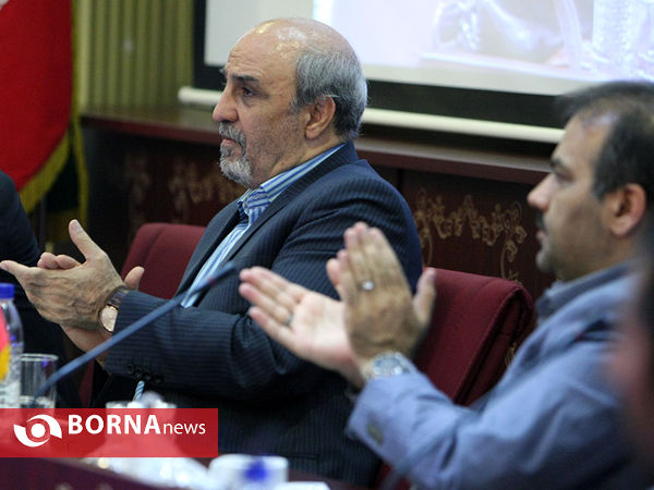 نشست وزیر ورزش با جمعی از مسئوولان  و فعالان محیط زیست