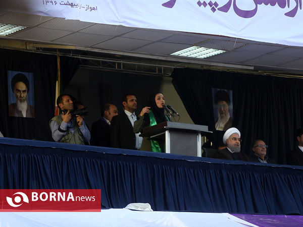 دکتر روحانی در جمع مردم اهواز