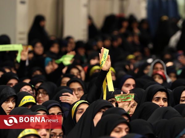 دیدار دانش آموزان و دانشجویان با مقام معظم رهبری