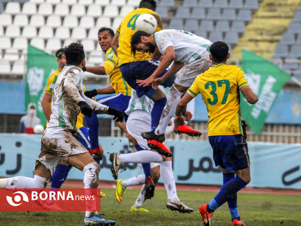 دیدار تیم های فوتبال آلومینیوم اراک - صنعت نفت آبادان