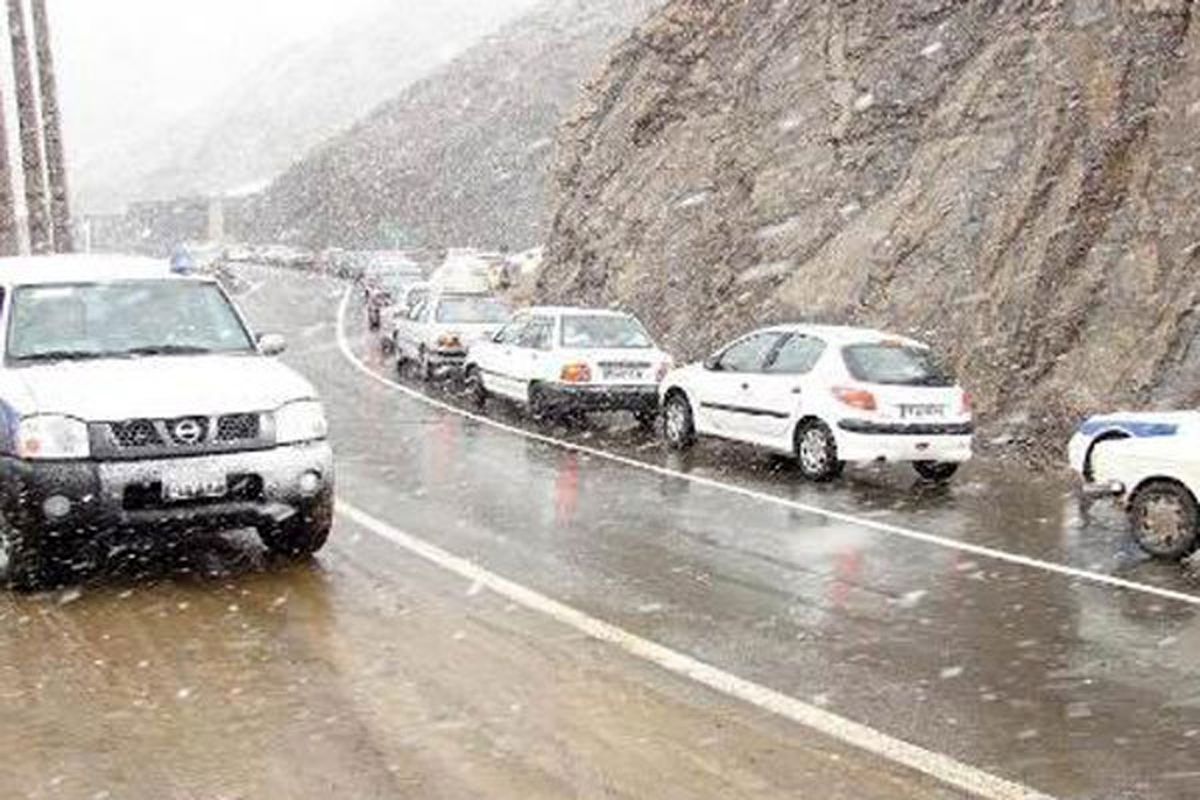 ترافیک سنگین در محور شهریار-تهران/بارش برف و باران در برخی محورها 