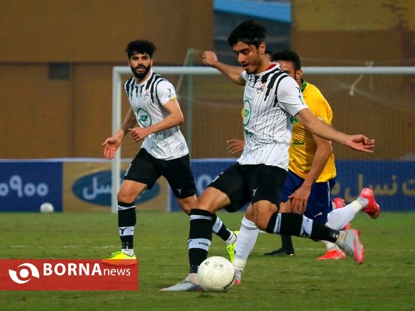دیدار تیم های فوتبال صنعت نفت - نفت مسجدسلیمان