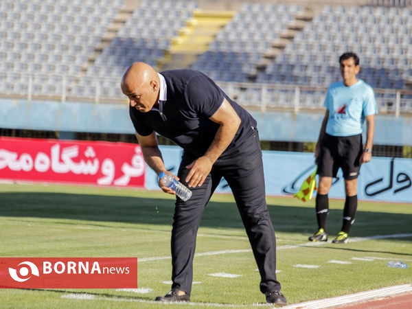 در حاشیه دیدار تیم های فوتبال آلومینیوم - تراکتور سازی