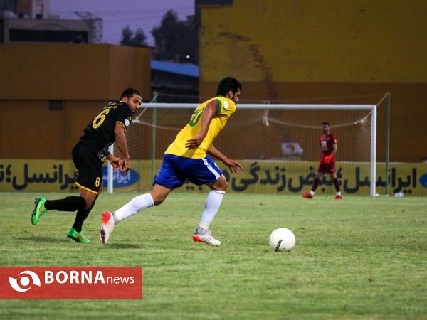 دیدار تیم های فوتبال صنعت نفت - سپاهان