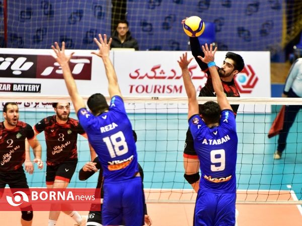 دیدار تیم های والیبال آذرباتری ارومیه و راه یاب ملل مریوان