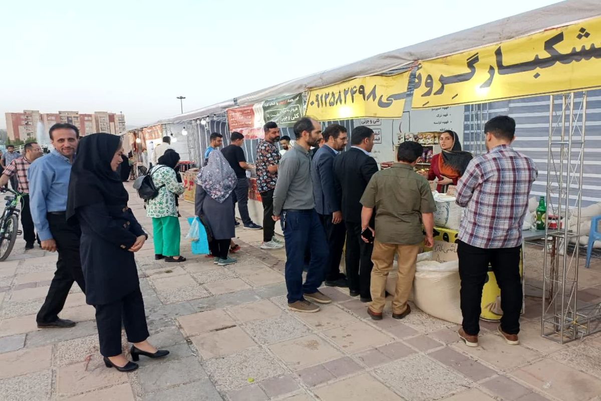 نمایشگاه سوغات و هدایا در ناحیه شهری مهرگان برپا شد