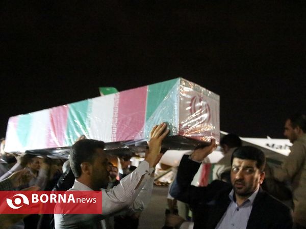 ورود پیکر مطهر 23 شهید دوران دفاع مقدس و یک شهید مدافع حرم به شیراز