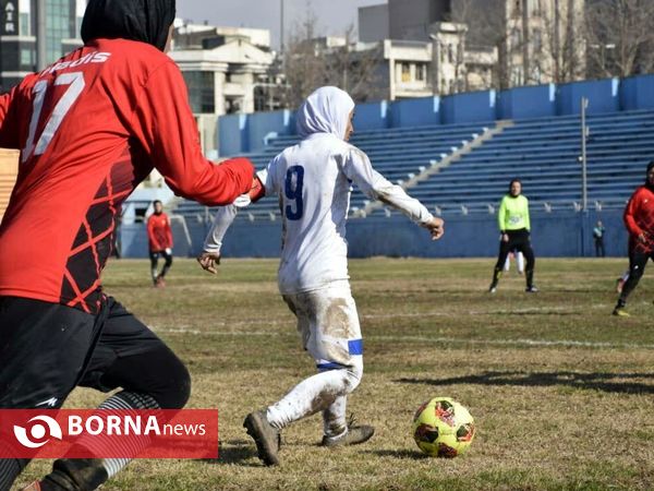 دیدار تیمهای فوتبال بانوان آذرخش تهرآن- ملوان بندر انزلی