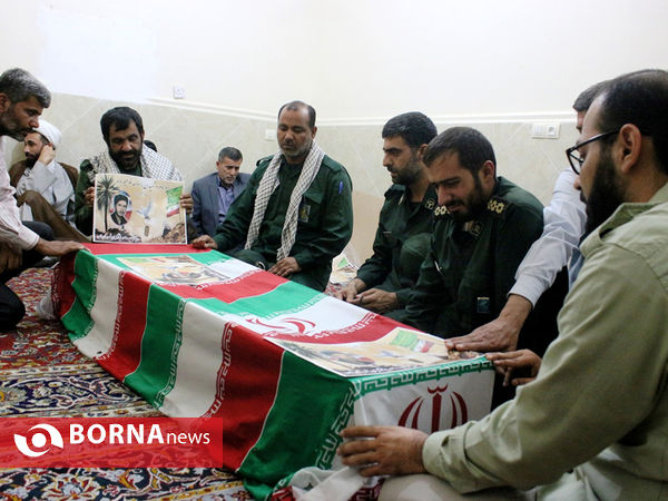 وداع خانواده شهید محمد قایدی با فرزندشان پس از 32 سال فراق